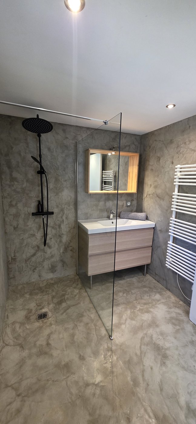 Salle de bain — douche à l'italienne
