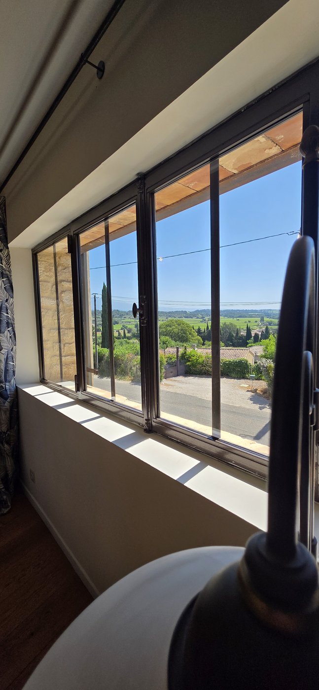 Séjour — la vue depuis les grandes baies